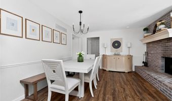 375 Novara Dr, Ballwin, MO 63021
