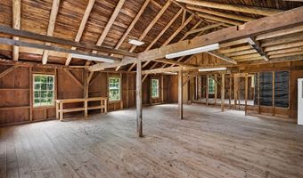 105 South St, Barre, MA 01005