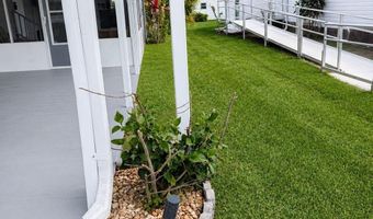 520 Seagull Dr, Barefoot Bay, FL 32976