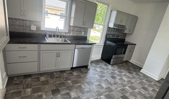 808 S Clinton St, Albia, IA 52531