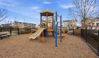 43032 STUARTS GLEN Ter 102, Ashburn, VA 20148