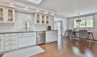 9 Edinburgh Dr, Bedford, NH 03110