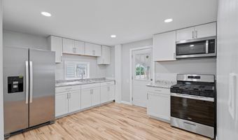 1106 Wade St, Aliquippa, PA 15001