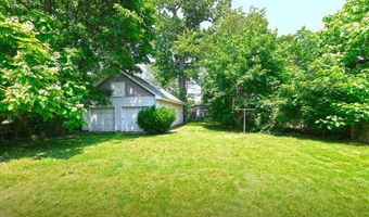 23 Maple Dr, Amityville, NY 11701