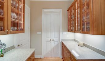 4744 34TH St N, Arlington, VA 22207