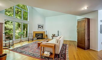 555 Glendale Cir, Ann Arbor, MI 48103