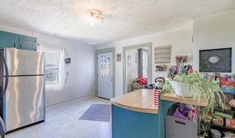195 Main St, Belfast, ME 04915