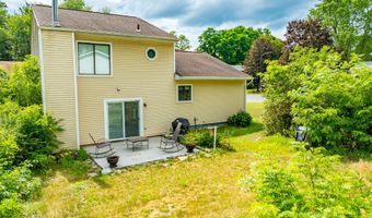 15 W Meadow Dr, Albany, NY 12203