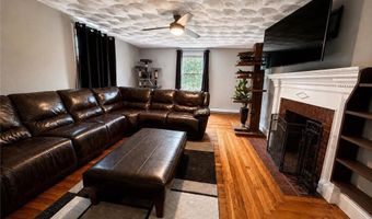 625 Mendon Rd, Cumberland, RI 02864