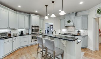 1373 Mountain Lake Dr, Auburn, GA 30011