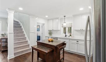 91 Sowams Rd, Barrington, RI 02806