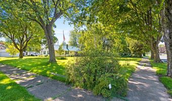 1320 STATE St, Algoma, WI 54201