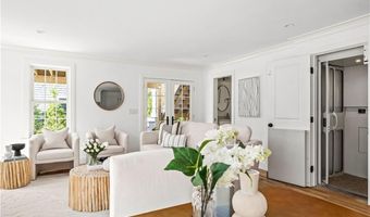 21 Bradford St 2, Bristol, RI 02809