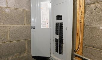 2547 Industry Rd, Atwater, OH 44201