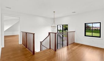 2 Stone Bridge Dr, Middletown, RI 02842