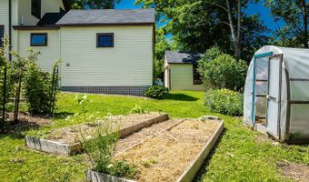 21 Elm St, Belfast, ME 04915