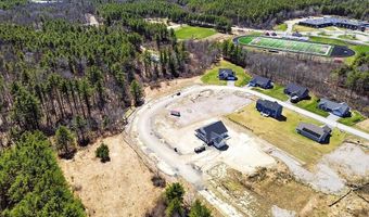 112 Fieldstone Dr, Augusta, ME 04330