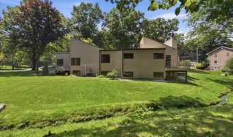 5 Newell Ct, Albany, NY 12204