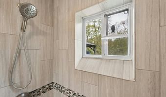 20 Oak Hill Dr, Exeter, RI 02822