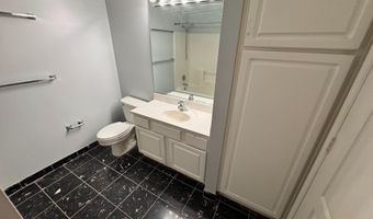 901 N MONROE St 313, Arlington, VA 22201