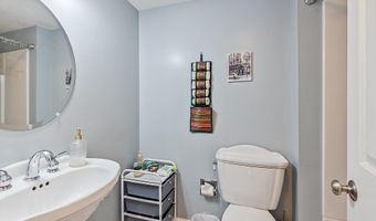 34 Parkwood Dr, Augusta, ME 04330