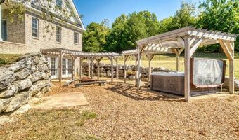 216 Old Wolf Hill Rd, Bethpage, TN 37022