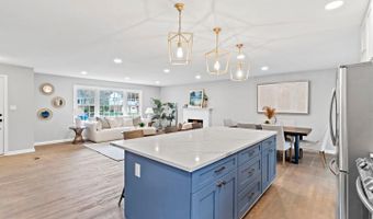 8404 CHERRY VALLEY Ln, Alexandria, VA 22309