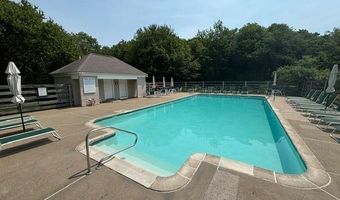 2 Martingale Ln, Narragansett, RI 02882