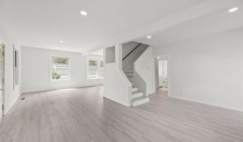 826 Riverside, Augusta, ME 04330