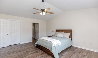 136 Hope Hill Ter, Cranston, RI 02921