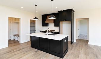 733 17th Ave SE, Altoona, IA 50009