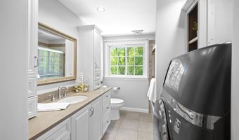 37 Birchwood Cir, Bedford, NH 03110