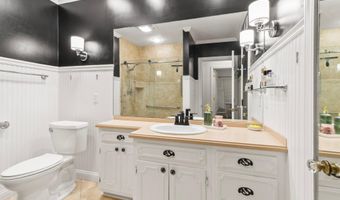 916 Midway Dr, Auburn, IN 46706