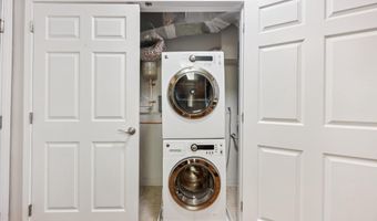 2101 MONROE N 107, Arlington, VA 22207