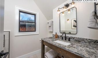 617 Eagle Creek Trl, Banner Elk, NC 28604