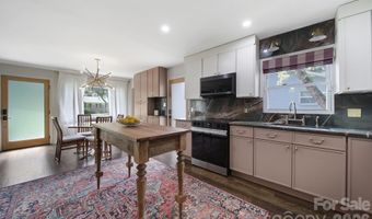 3335 Dunaire Dr, Charlotte, NC 28205