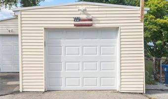 61 School St 2R, Lincoln, RI 02802