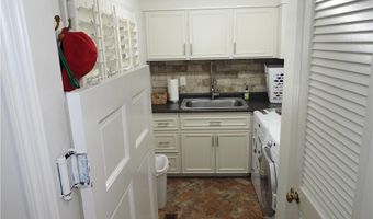 220 Lake Shore Dr, Alma, GA 31510
