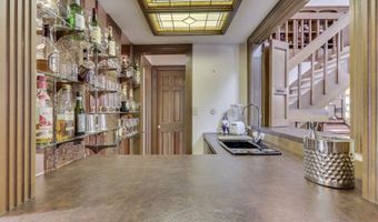 1521 Secretariat Ln, Indianapolis, IN 46217