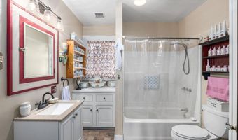 905 N 2nd St, Arkansas City, KS 67005
