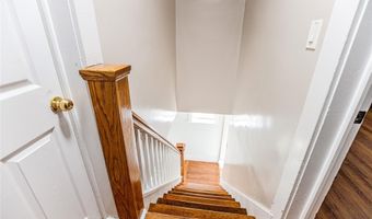 45 Cragmere Rd, Airmont, NY 10901