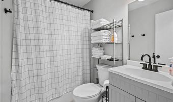 1304 1306 1308 SE C St, Bentonville, AR 72712