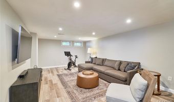 1093 Del Ebro Dr, Ballwin, MO 63011