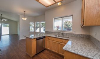 1747 Eardley Ave, Santa Rosa, CA 95401