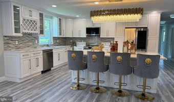 104 LAKE FRONT Dr, Dover, DE 19904