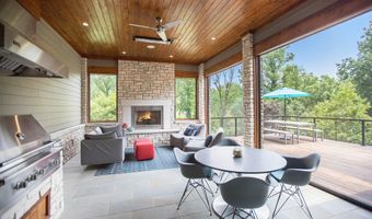 307 Windy Crest Dr, Ann Arbor, MI 48105
