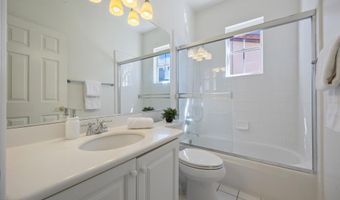 827 W Heritage Oak Ct, Altadena, CA 91001