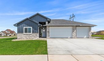 1528 W Autumn Cir, Brandon, SD 57005