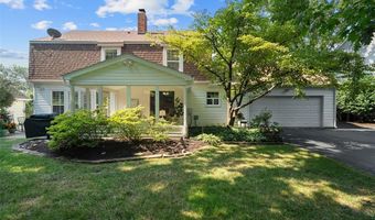 1217 Du Motier Dr, Ballwin, MO 63011