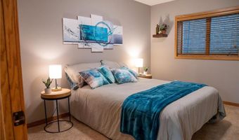 1804 Wildflower Ln NE, Alexandria, MN 56308